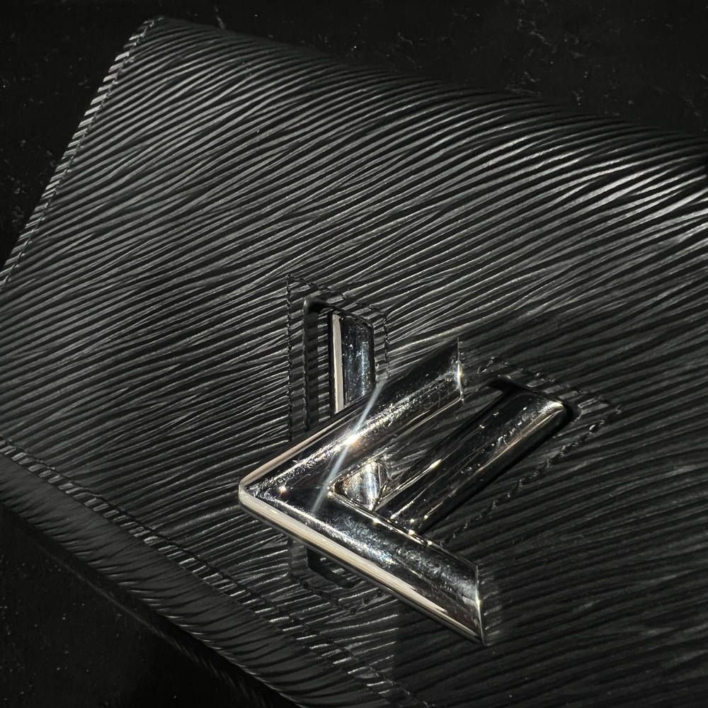 Twist Epi Wallet on Chain - Picture 5 of 5